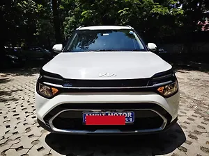 Second Hand Kia Carens Prestige 1.5 Petrol MT 7 STR in Kolkata