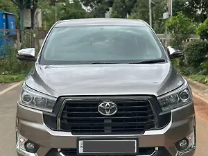 Second Hand टोयोटा इनोवा क्रिस्टा 2.8 zx 7 str [2016-2020] ऑटोमैटिक in बैंगलोर
