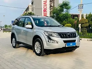 Second Hand महिंद्रा XUV500 w10 in चंडीगढ़
