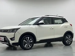 Mahindra XUV300 W8 (O) 1.2 Petrol AMT