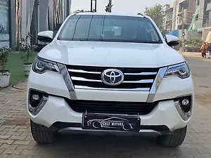 Toyota Fortuner 2.8 4x4 MT [2016-2020]