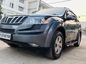 Mahindra XUV500 W6