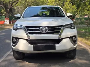 Toyota Fortuner 2.8 4x2 AT [2016-2020]