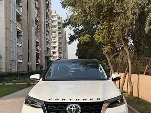 Toyota Fortuner Leader Edition 2WD Diesel 2.8L Turbo Automatic Leader Edition