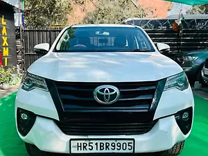 Toyota Fortuner 2.8 4x2 MT [2016-2020]