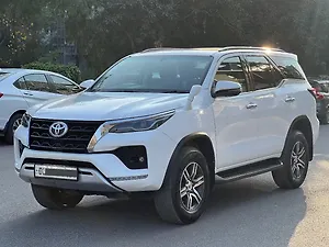 Toyota Fortuner 4x2 AT