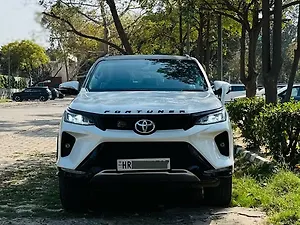 Toyota Fortuner 4X2 2WD Diesel Turbo Automatic Dual Tone