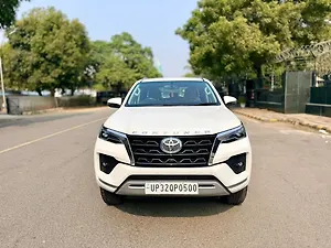 Toyota Fortuner 4x2 AT