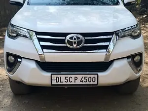 Toyota Fortuner 4x2 AT