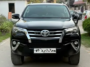 Toyota Fortuner 2.8 4x4 AT [2016-2020]