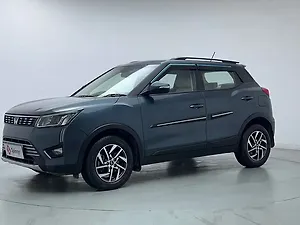 Mahindra XUV300 W8 (O) 1.2 Petrol