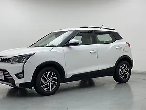 Mahindra XUV300 W8 (O) 1.2 Petrol