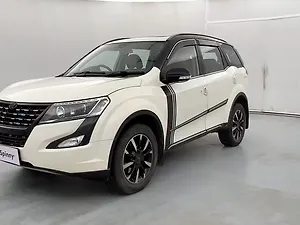 Mahindra XUV500 W11 AT