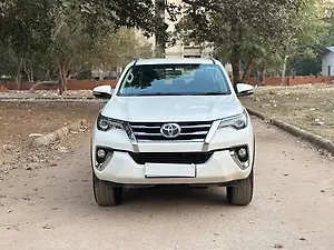 Toyota Fortuner 2.8 4x2 AT [2016-2020]