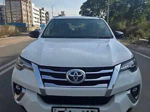 Toyota Fortuner 2.8 4x4 AT