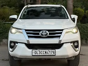 Toyota Fortuner 2.8 4x2 MT [2016-2020]