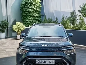 Kia Carens Prestige 1.5 Petrol MT 7 STR