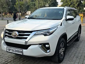 Toyota Fortuner 2.8 4x2 AT [2016-2020]