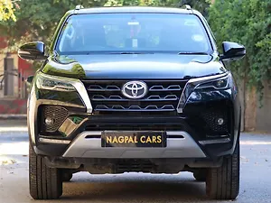 Toyota Fortuner 4x2 AT