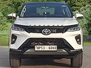 Toyota Fortuner 4X2 2WD Diesel Turbo Automatic Dual Tone