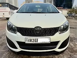 Mahindra Marazzo M4 8 STR