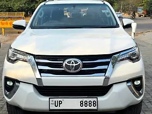 Toyota Fortuner 4x2 AT