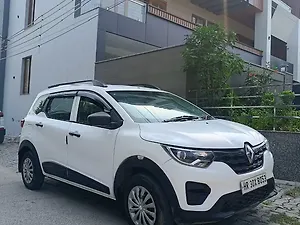 Renault Triber RXE