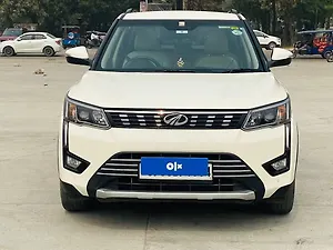 Mahindra XUV300 W8 (O) 1.5 Diesel [2020]