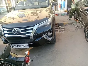 Toyota Fortuner 2.8 4x2 MT [2016-2020]