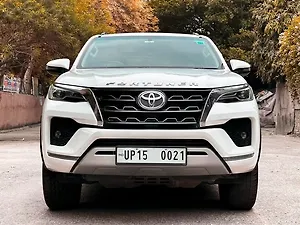 Toyota Fortuner 2.8 4x2 MT