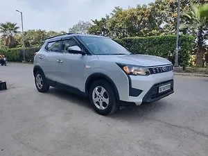 Mahindra XUV300 W6 1.2 Petrol