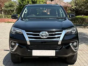 Toyota Fortuner 2.8 4x2 MT [2016-2020]