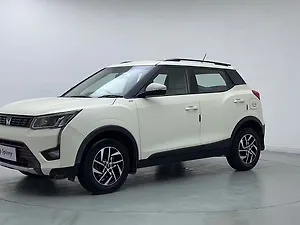 Mahindra XUV300 W8 1.2 Petrol