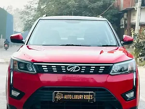 Mahindra TUV300 T6