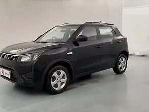 Mahindra XUV300 W6 1.2 Petrol