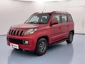 Mahindra TUV300 T10