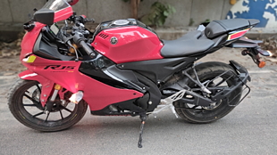 Yamaha R15 V4 Metallic Red
