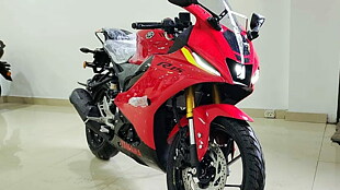 Yamaha R15 V4 Metallic Red
