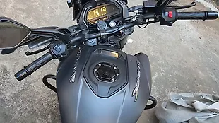 Bajaj Dominar 400 Standard - BS VI