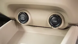 Toyota Rumion USB Port/AUX/Power Socket/Wireless Charging