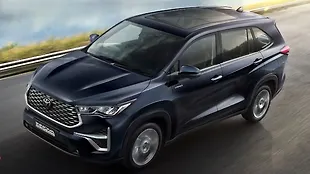 Toyota Innova Hycross Left Front Three Quarter Toyota Innova Hycross Left Front Three Quarter