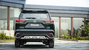 Toyota Innova Hycross Rear View Toyota Innova Hycross Rear View