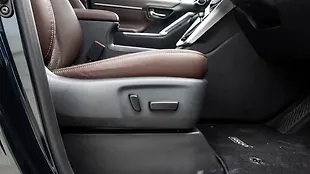 Toyota Innova Hycross Seat Adjustment Electric for Driver Toyota Innova Hycross Seat Adjustment Electric for Driver
