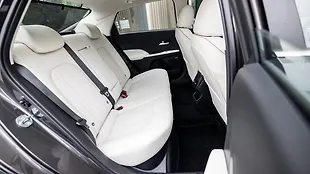 Hyundai Verna Rear Seats
