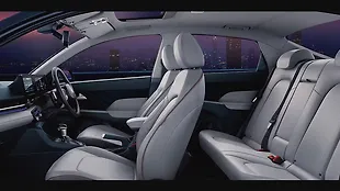 Hyundai Verna Front Row Seats