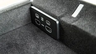 Land Rover Range Rover Sport USB Port/AUX/Power Socket/Wireless Charging