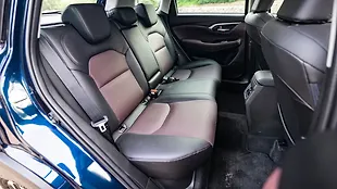 https://imgd.aeplcdn.com/310x174/n/cw/ec/123185/grand-vitara-interior-rear-seats.jpeg?isig=0&q=80