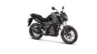 Hero Xtreme 160R Right Front Three Quarter