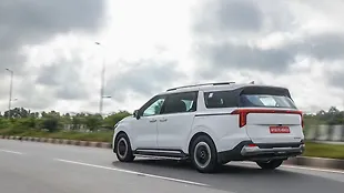 Kia Carnival Left Rear Three Quarter