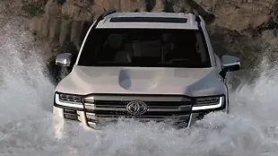 Toyota Land Cruiser Front View Toyota Land Cruiser Front View